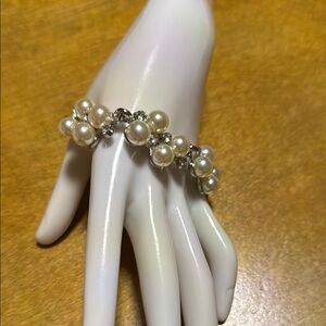 Elegant Pearl and Silver Bracelet